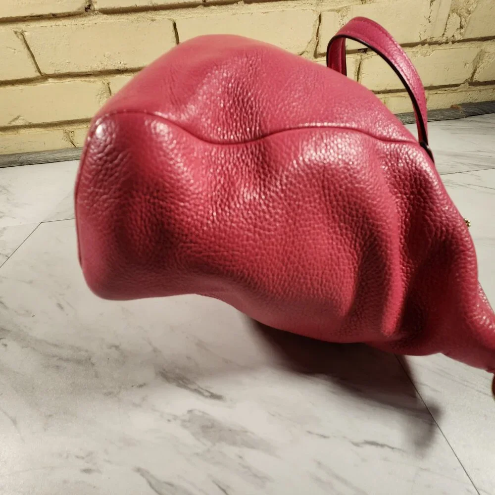 Like New Coach Pink Leather Shoulder  Bag Purse